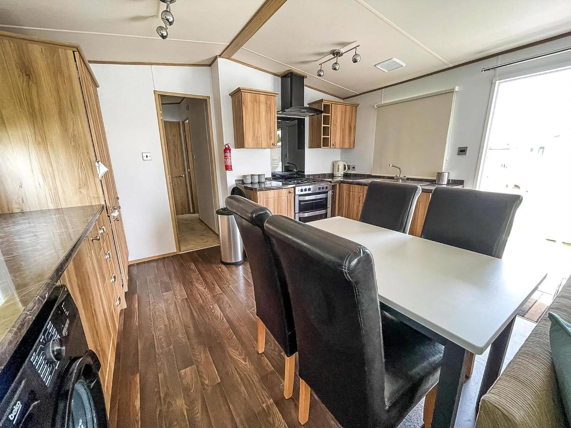 Beautiful Caravan With Decking At Carlton Meres Holiday Park, Suffolk Ref 60022M Saxmundham Bagian luar foto