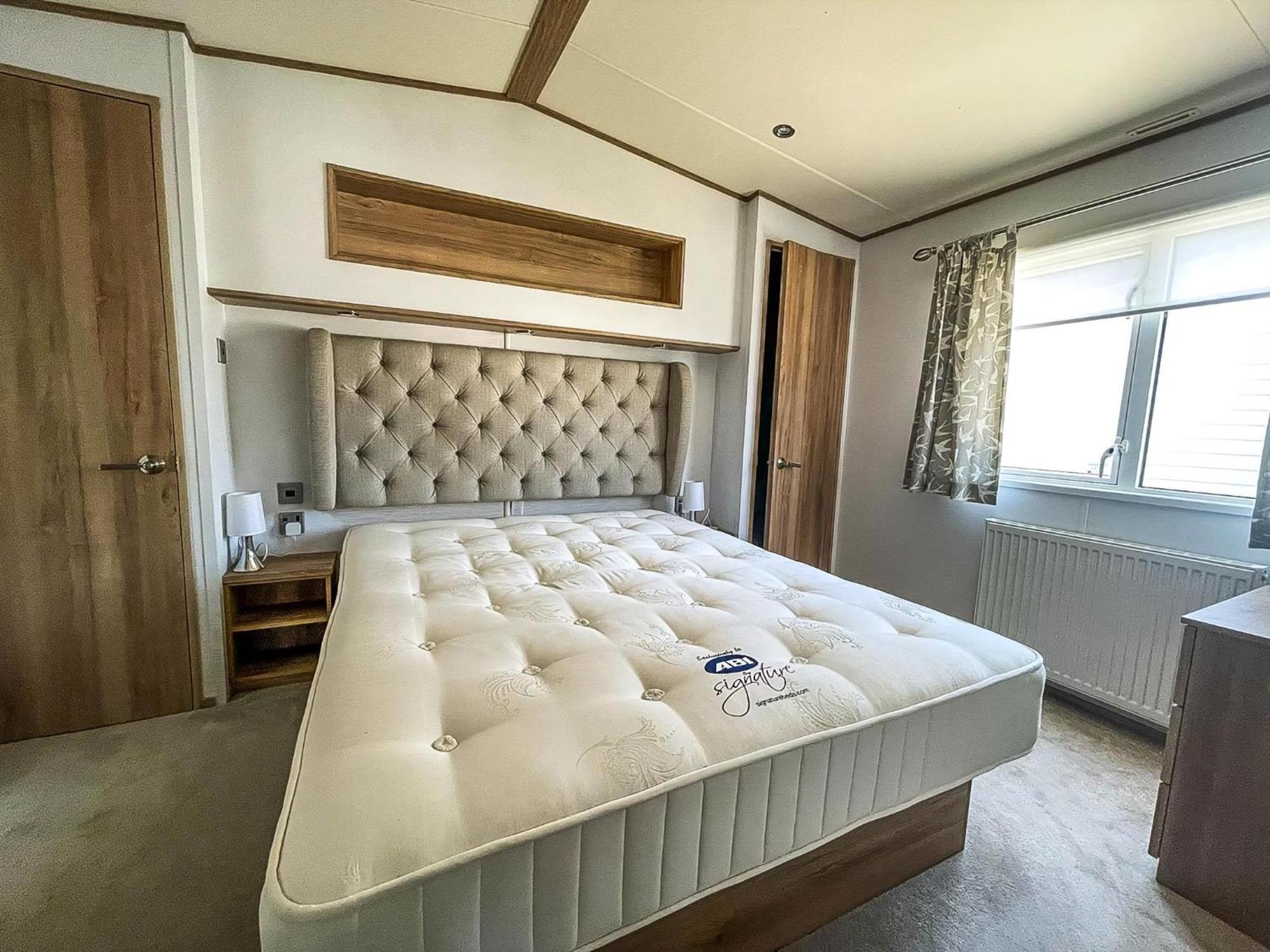 Beautiful Caravan With Decking At Carlton Meres Holiday Park, Suffolk Ref 60022M Saxmundham Bagian luar foto