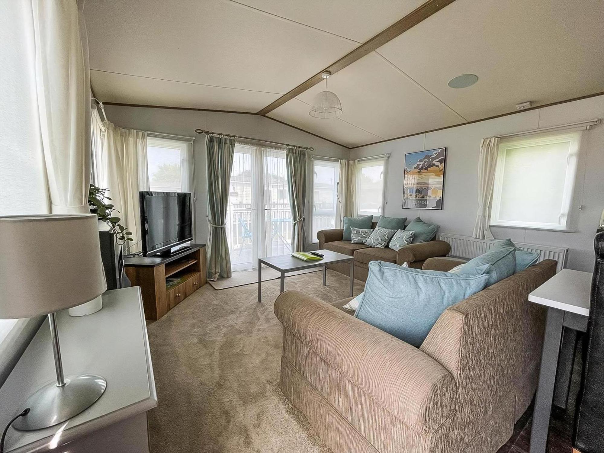 Beautiful Caravan With Decking At Carlton Meres Holiday Park, Suffolk Ref 60022M Saxmundham Bagian luar foto