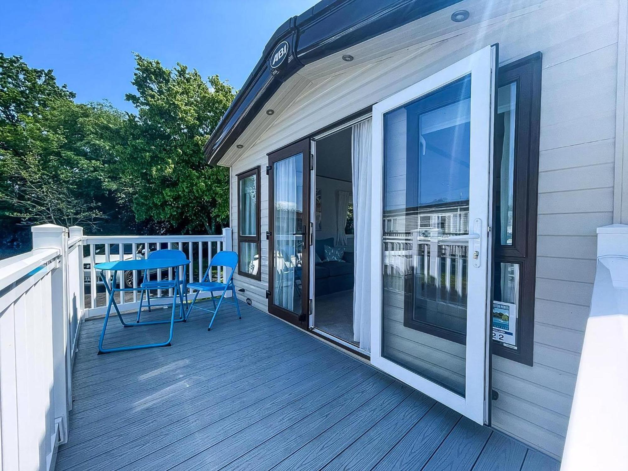Beautiful Caravan With Decking At Carlton Meres Holiday Park, Suffolk Ref 60022M Saxmundham Bagian luar foto