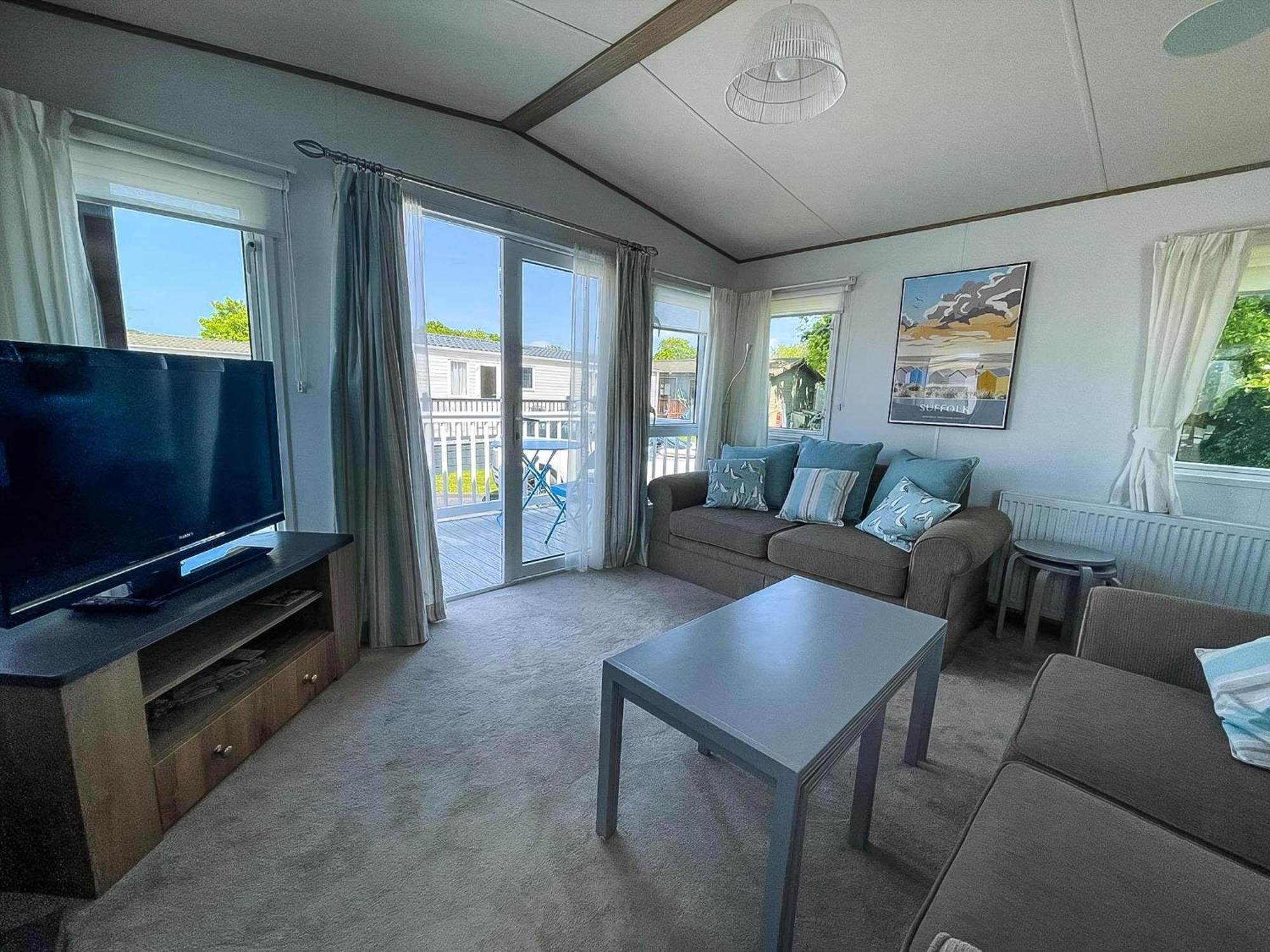 Beautiful Caravan With Decking At Carlton Meres Holiday Park, Suffolk Ref 60022M Saxmundham Bagian luar foto