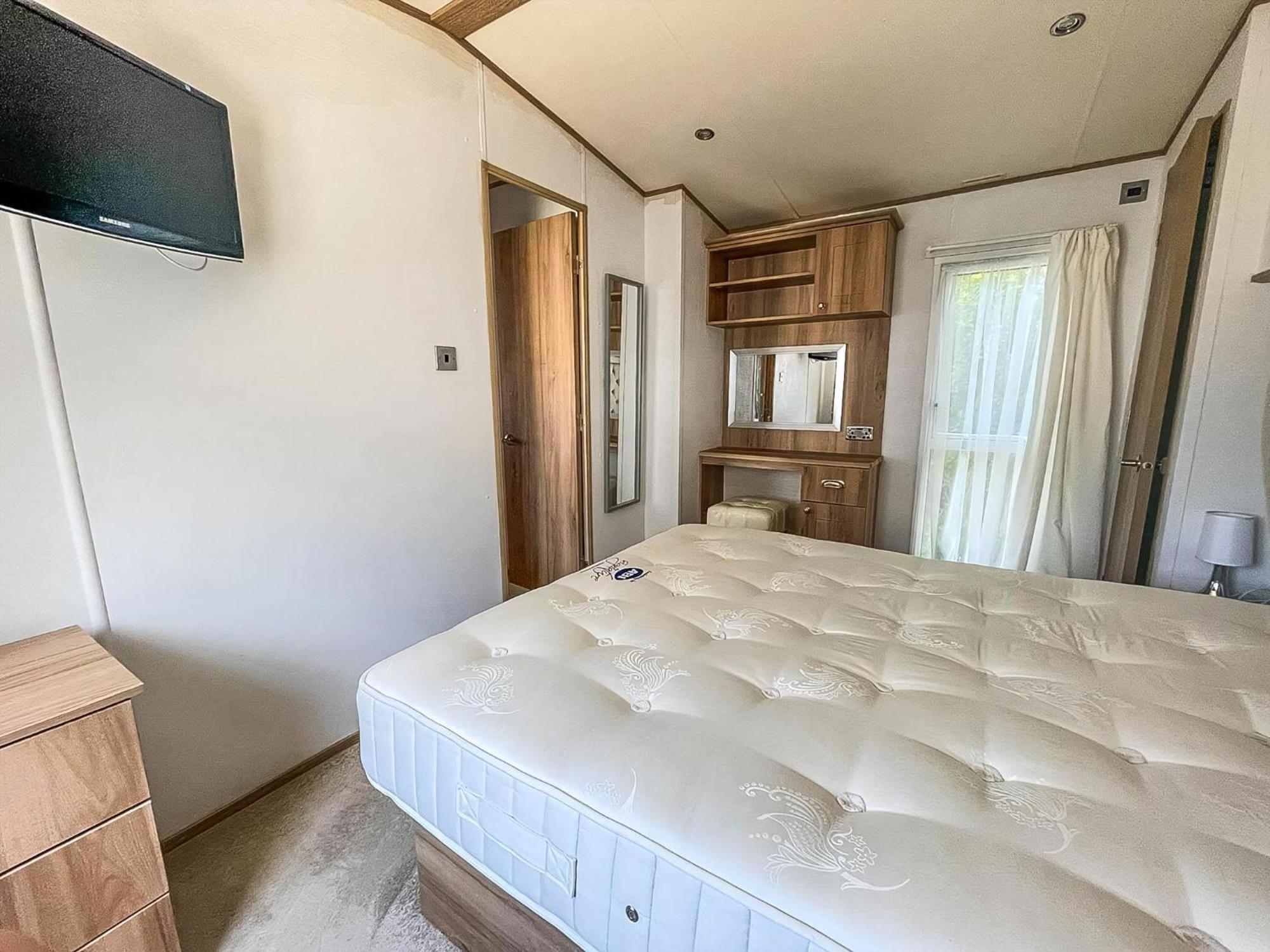 Beautiful Caravan With Decking At Carlton Meres Holiday Park, Suffolk Ref 60022M Saxmundham Bagian luar foto