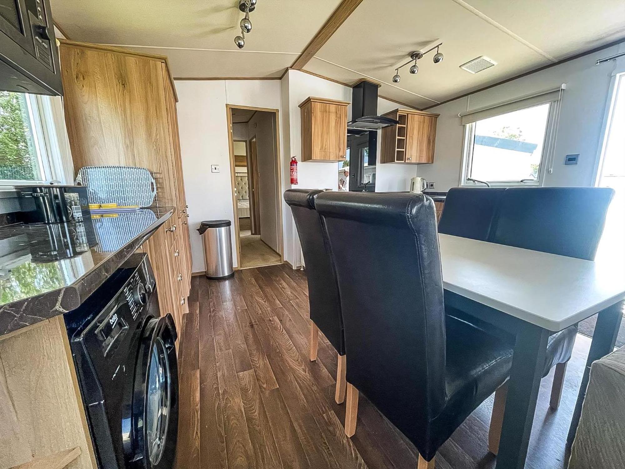 Beautiful Caravan With Decking At Carlton Meres Holiday Park, Suffolk Ref 60022M Saxmundham Bagian luar foto